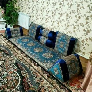 پشتی سنتی با طرح های رنگارنگ و جذاب در بلوط